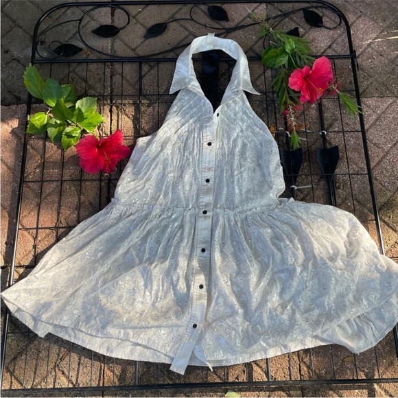 White Sleeveless Lace Top - Picture 4 of 4